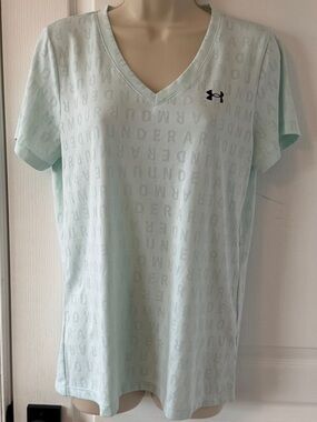 Under Armour HeatGear Mint Green V-Neck Athletic Tee Women’s Medium Loose Fit